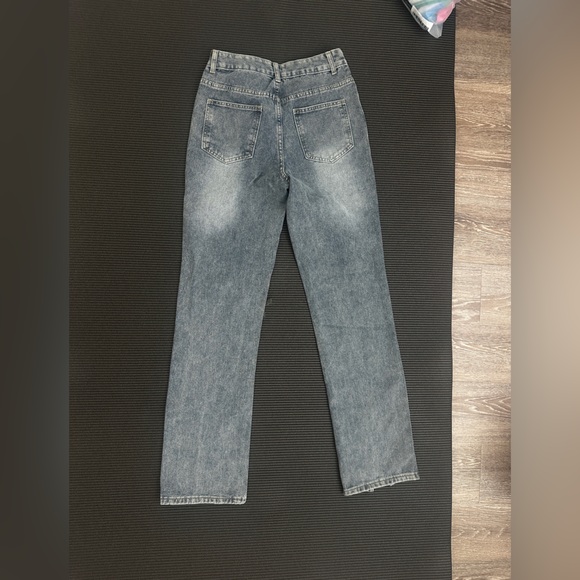 Classic Straight leg Jeans w/ Slit - Picture 5 of 5